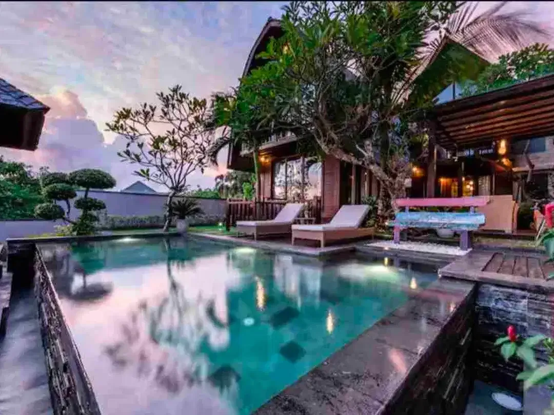 VILLA  LUMBUNG 2 LANTAI DI SAKURA JIMBARAN - Image 1 of 10