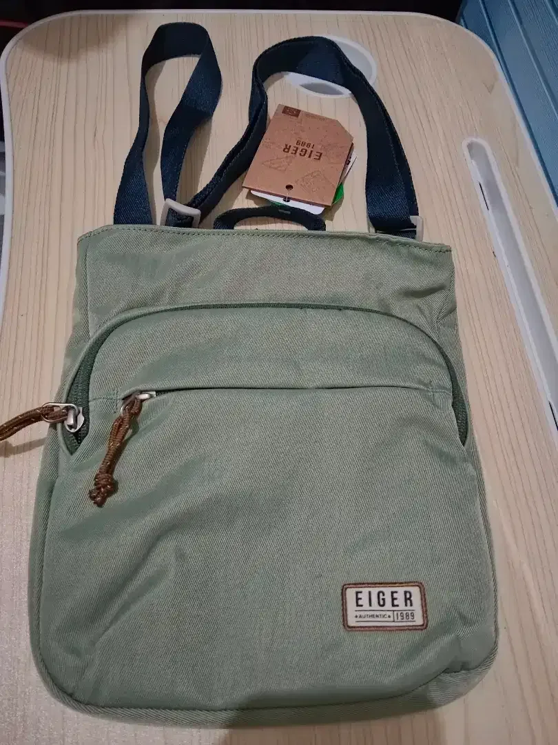 200rb BARU-Tas Eiger DIJAMIN ORI Bisa Handbag Slempang Uk.2L 21x3x24.5 - Image 1 of 10