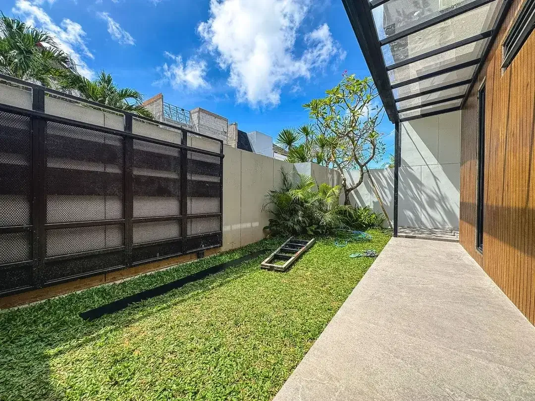 Dijual Rumah Eksklusif di Taman Mumbul, Investasi Tepat untuk Masa Depan - Image 3 of 10