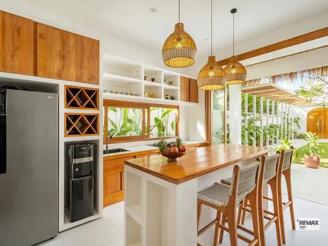 4Br Mediterranean Villa With Balinese Charm In The Heart Of Canggu Near Nirvana Life - Image 7 of 10