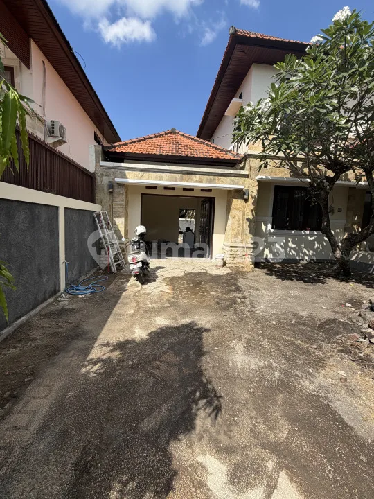 Dijual - Rumah Baru Direnovasi di Kerobokan Kelod Bali , Cocok untuk Rumah Tinggal Maupun Investasi Jangka Panjang - Image 1 of 4