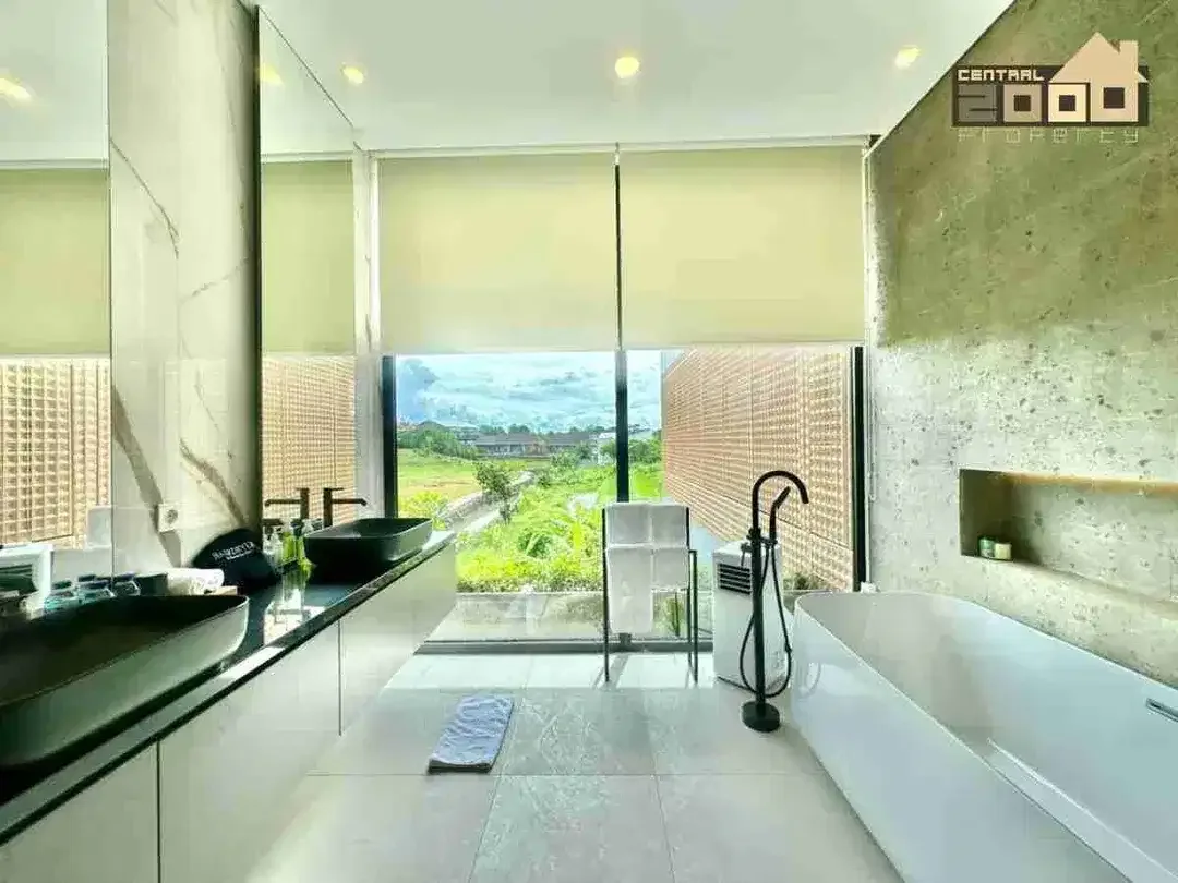 Beautiful rice field view villa for sale in berawa canggu - Image 8 of 10