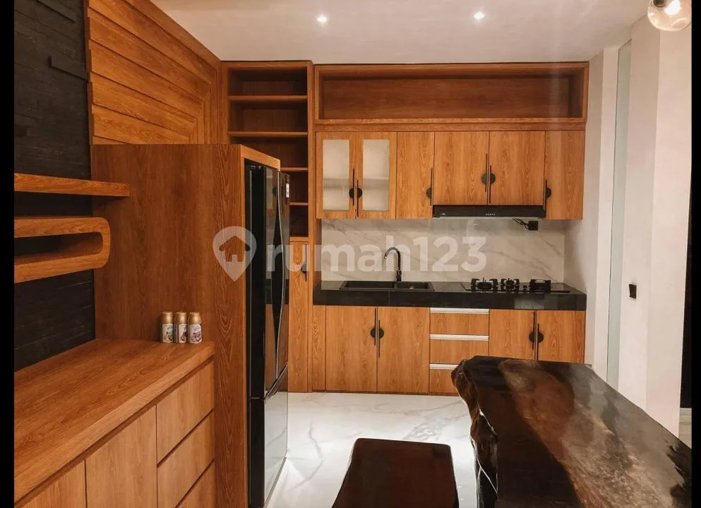 Villa Mewah Lokasi Strategis Dekat Seminyak Canggu Ubud di Umalas - Image 1 of 4