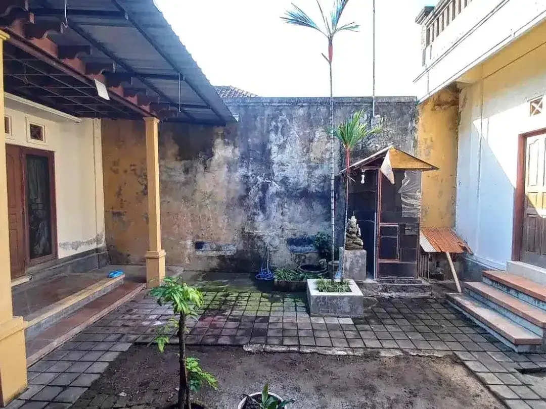 RUMAH LUAS DI TENGAH KOTA DENPASAR AREA BADAK AGUNG - RENON - Image 5 of 10
