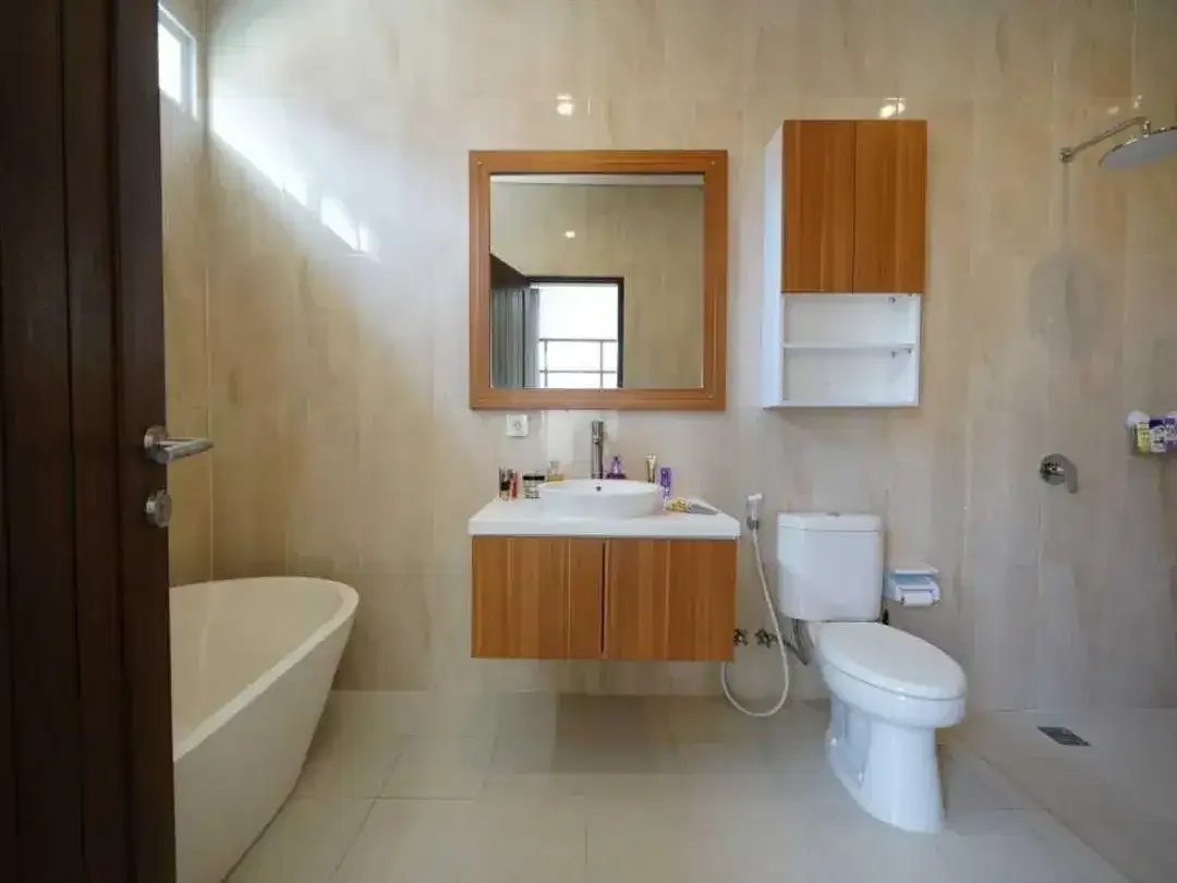 Villa Modern Baru 4 Kamar di Berawa, Canggu - Lokasi Premium - Image 5 of 9