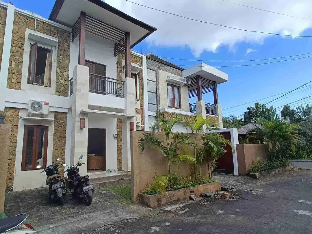 Rumah Dalam Komplek Area Mumbul Benoa - Image 1 of 8