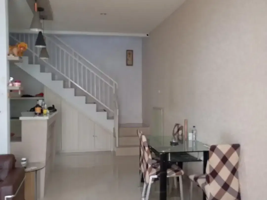 Rumah Bagus 2 Lantai Full Furnished Disewakan, di Area Jimbaran - Image 3 of 10