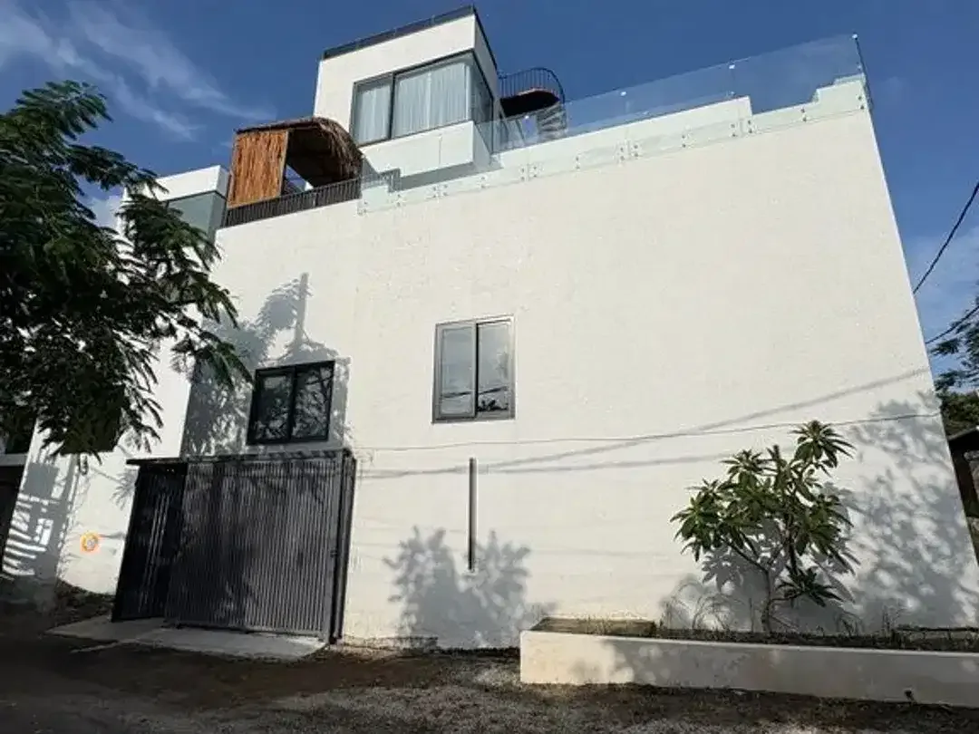 Villa Cantik dan Nyaman Dijual di Kutuh, Badung Area - Image 1 of 5
