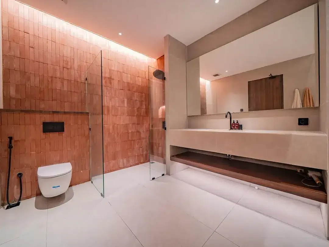 EXCLUSIVE BOUTIQUE TROPICAL VILLA IN PRIME SEMINYAK - Image 5 of 10