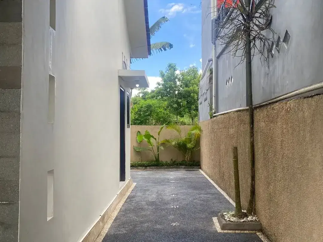 Disewakan Rumah Modern One Gate System Furnished di Perumahan Beranda Bukit, Goa Gong - Jimbaran. - Image 3 of 10