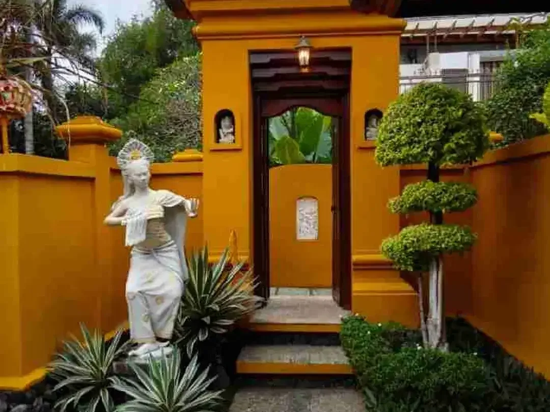 Villa Tropis Dengan Sentuhan Balinese di Pantai Saba Gianyar - Image 2 of 10