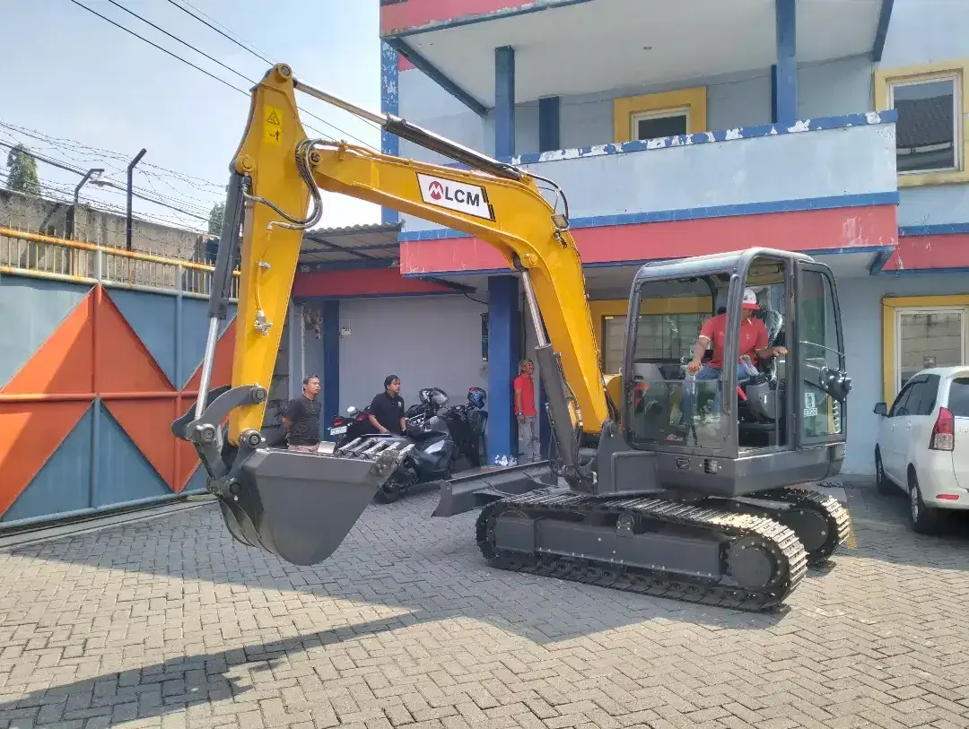 Jual Mini Excavator 6 Ton Engine Yanmar Pompa Doosan Merk LCM - Image 3 of 6