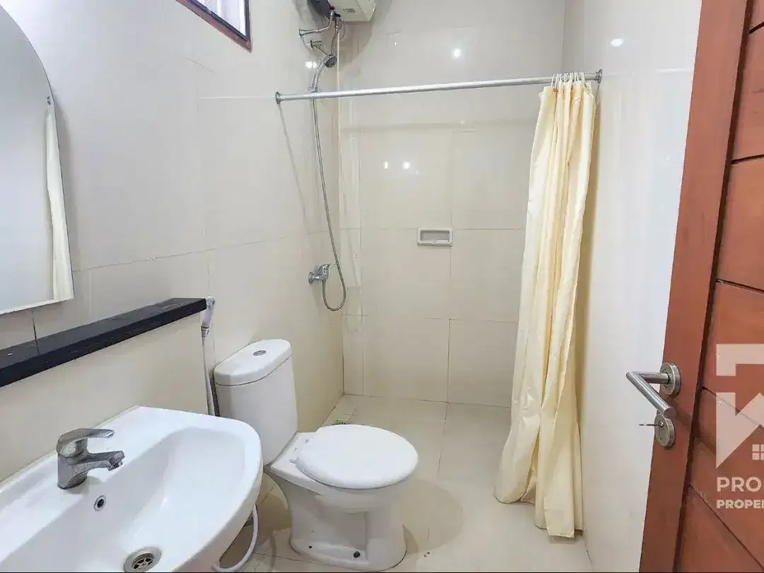 3 Bedroom House in Denpasar Bali for Rent Yearly Long Term - Image 8 of 10