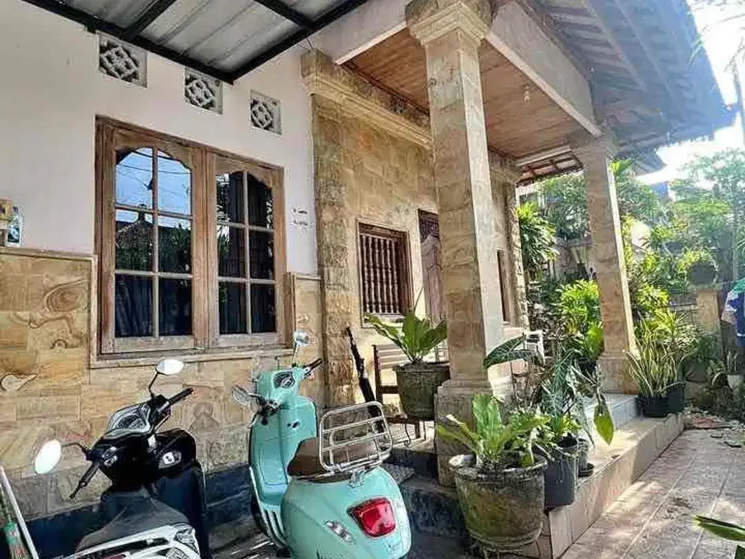 Dijual murah rumah 2 lantai  
Di jln gemitir kesiman kertalangu
Denpasar timur - Image 5 of 8