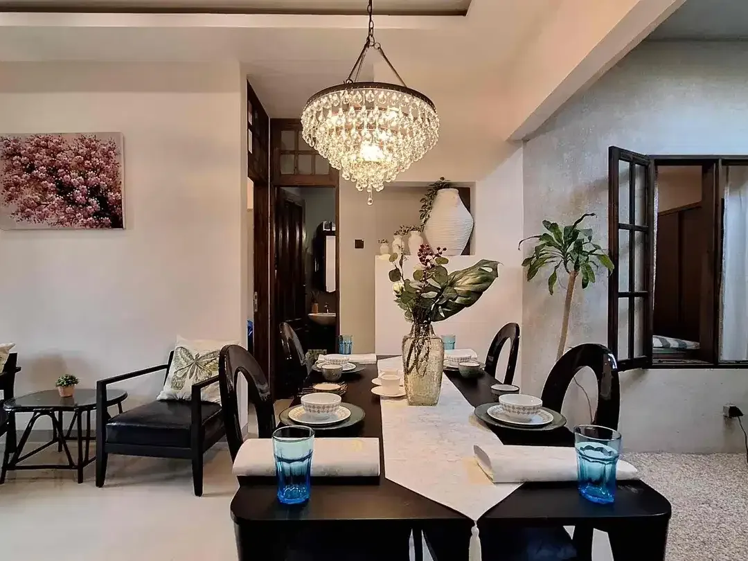 Dijual Rumah Style Modern Kolonial di Lingkungan Perumahan One Gate System Security 24hr area Taman Griya - Image 10 of 10