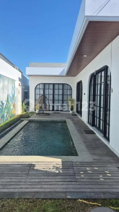 Disewakan Villa Area Sanur - Semi Furnished - Image 1 of 4