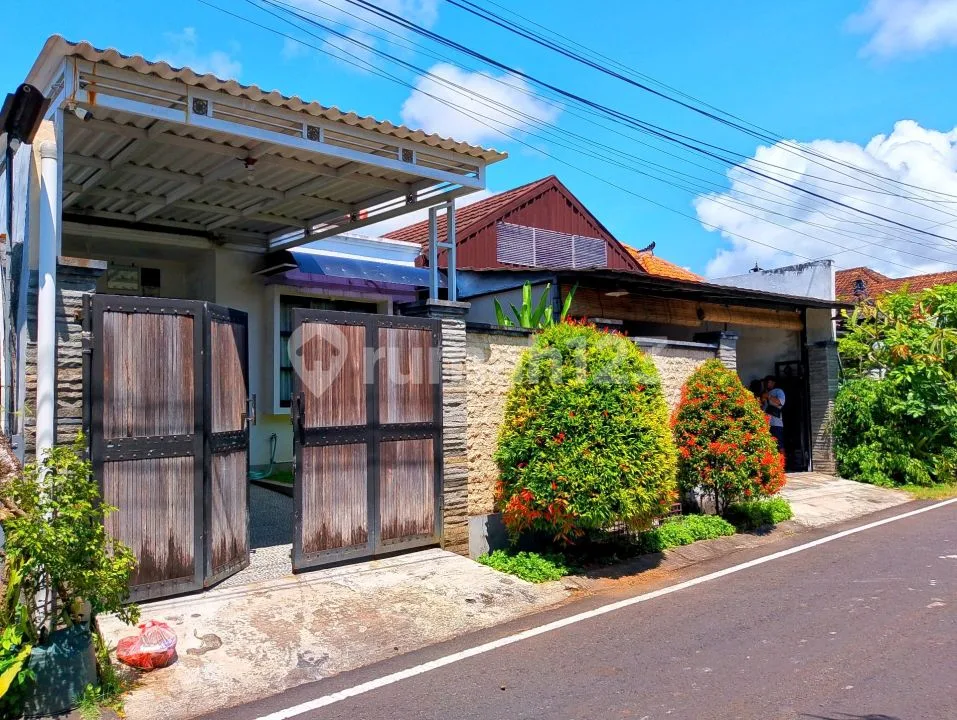 Jual Murah Rumah Tinggal dengan Garasi 8 Mobil Area Bukit Kuta Selatan - Image 1 of 4