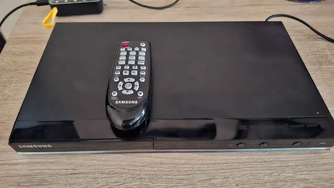 DVD Player Samsung pemutar disc film dan MP3 - Image 7 of 8