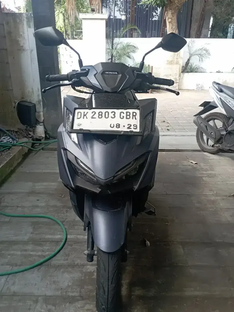 Honda Vario 160 - Image 1 of 3