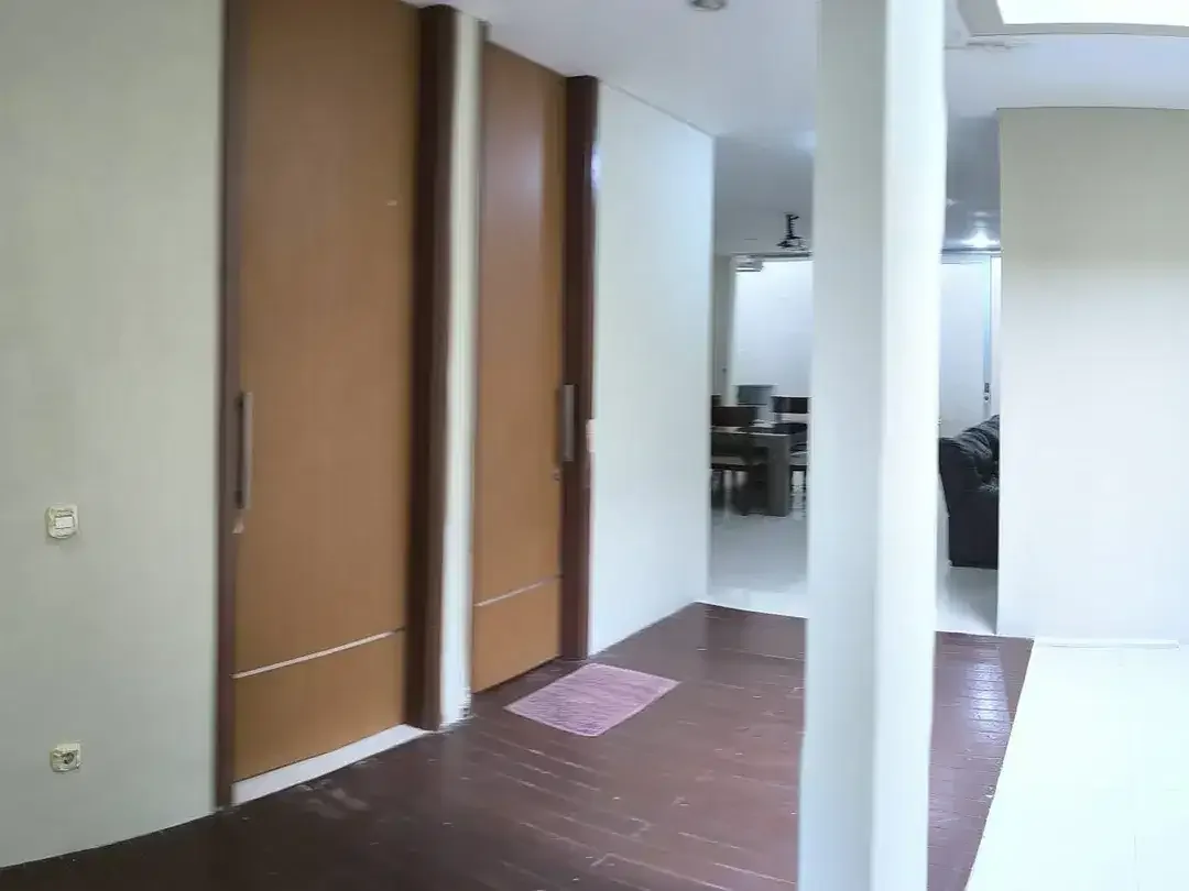 FOR SALE HUNIAN READY UNIT KAWASAN CLUSTER TERBAIK 5BR DI DENPASAR - Image 9 of 10