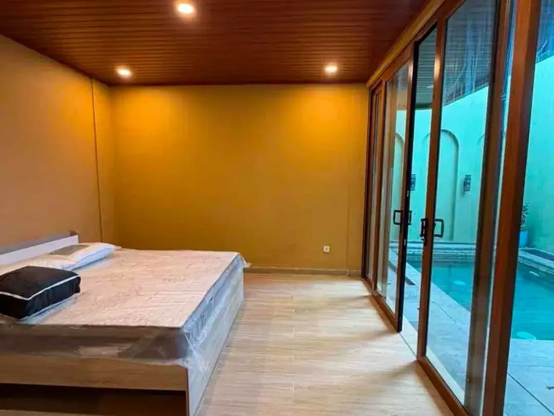 DISEWAKAN VILLA 3BR LOKASI STRATEGIS DI PURI GADING ULUWATU - Image 10 of 10