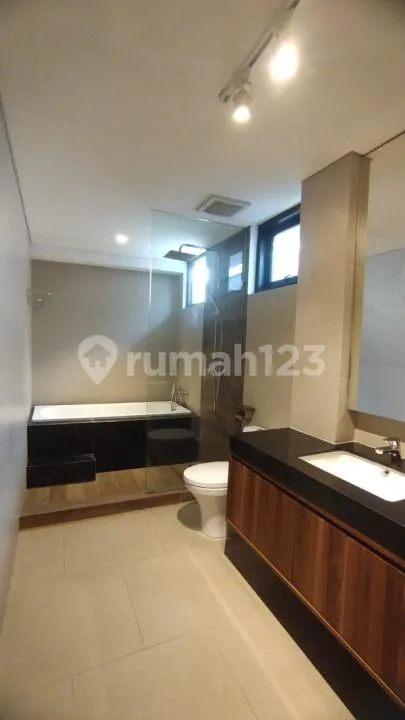 Villa Luxy di Berawa Canggu Full Furnished - Image 2 of 4