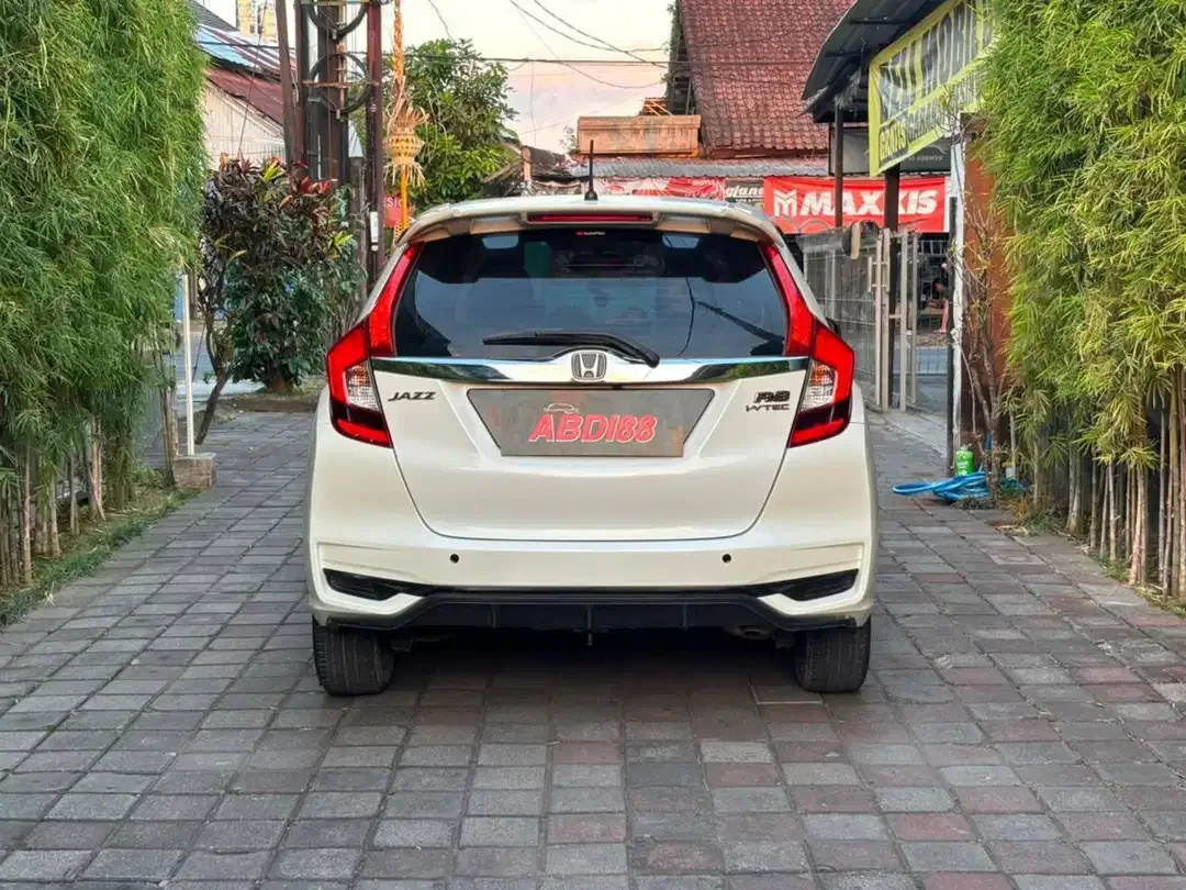 TDP 15 JUTA || HONDA JAZZ RS AT 2020 - Image 7 of 10