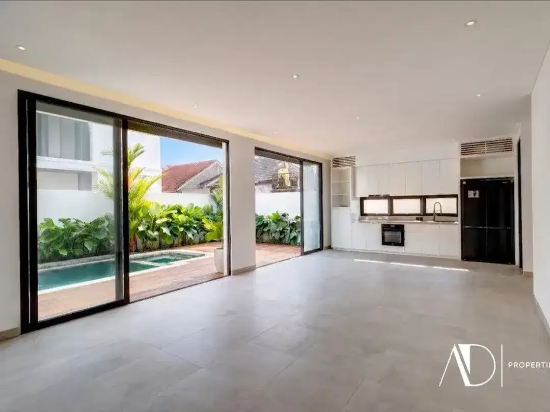 LEASEHOLD | CONTEMPORARY TROPICAL VILLA WITH PRIVATE POOL IN CANGGU - Image 5 of 10