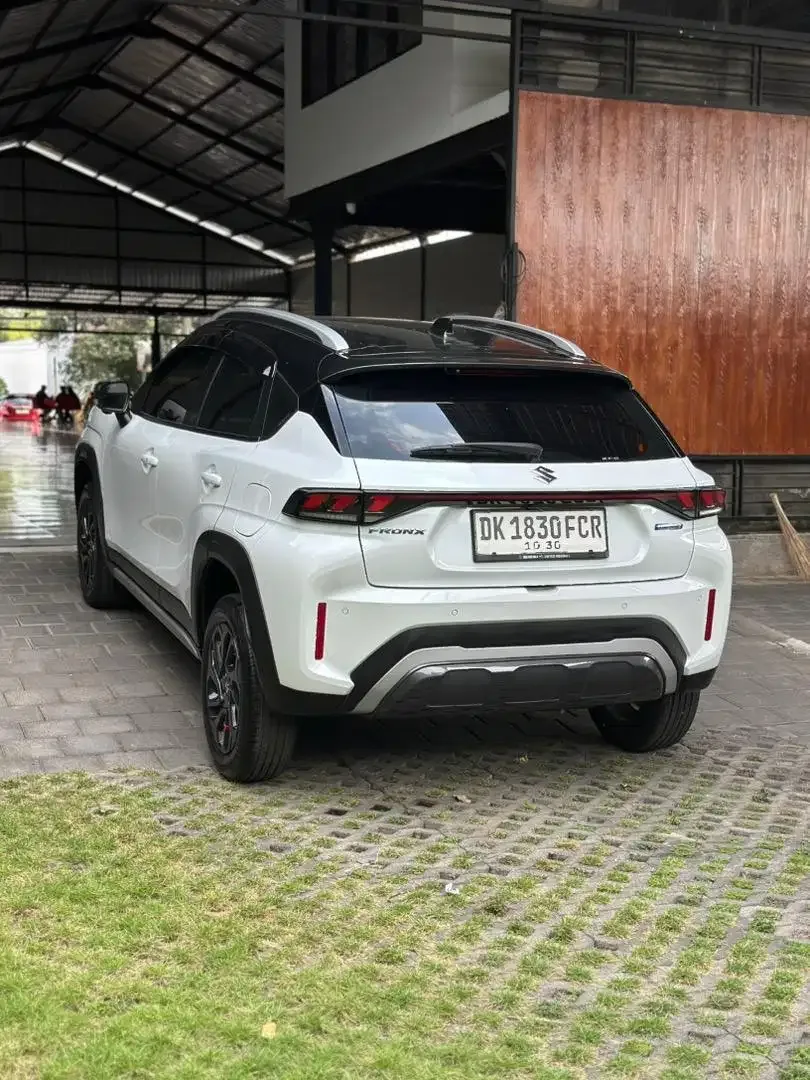 FRONX SGX 2025 HYBRID MATIC ASLI BALI LOW KM SEPERTI BARU - Image 4 of 10
