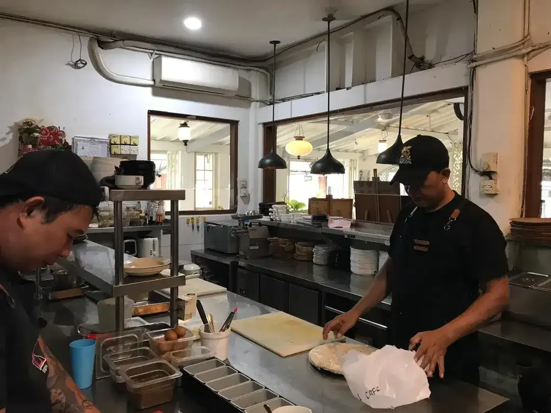 RESTO 2 LANTAI SIAP USAHA DI KEROBOKAN - Image 6 of 10
