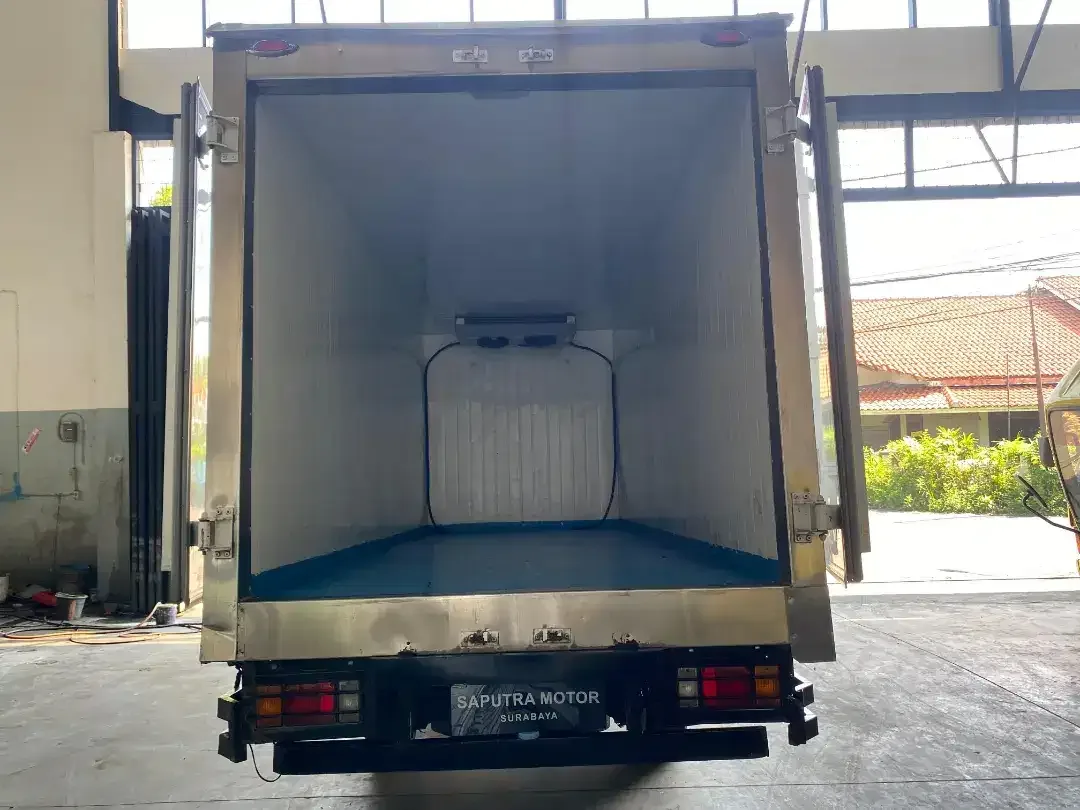 Truk ELF 4rdLong Th2025 Box Pendingin - Image 8 of 10