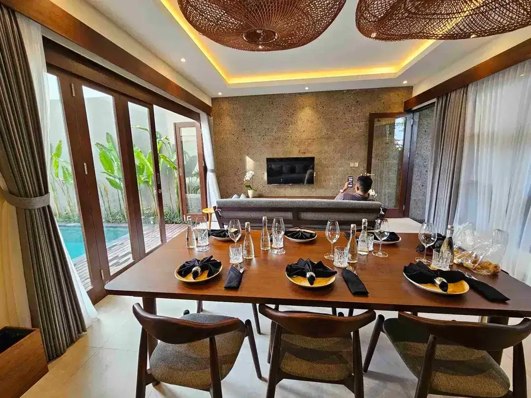 VILLA RESIDENCE SIAP HUNI, FULLY FURNISHED, LOKASI KAWASAN ELIT - Image 6 of 10