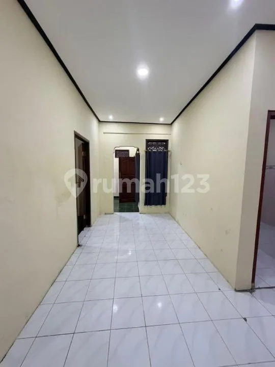 Dikontrakan Rumah Unfurnished, Jalan Cekomaria, Denpasar Utara - Image 3 of 4