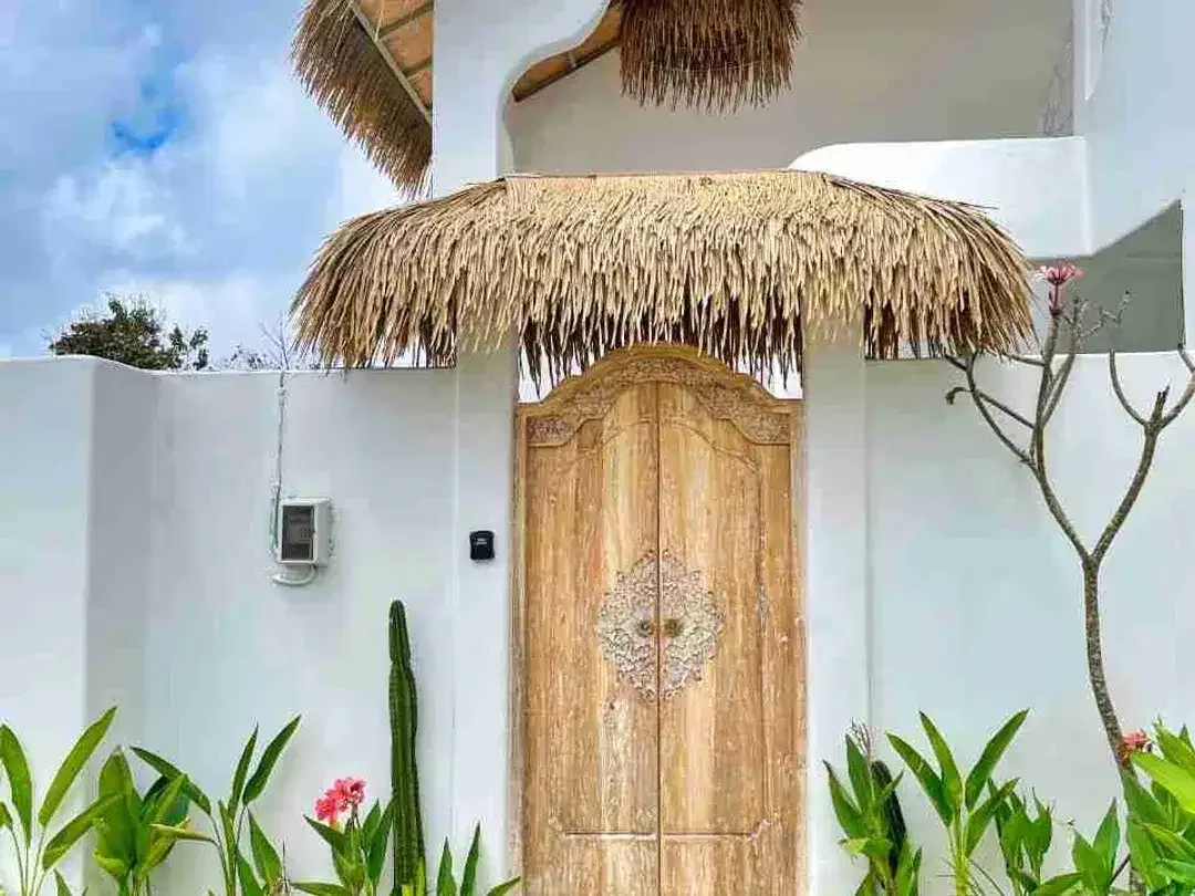 Villa Mediterania Full Furnished Dekat Pantai Ungasan - Image 1 of 10
