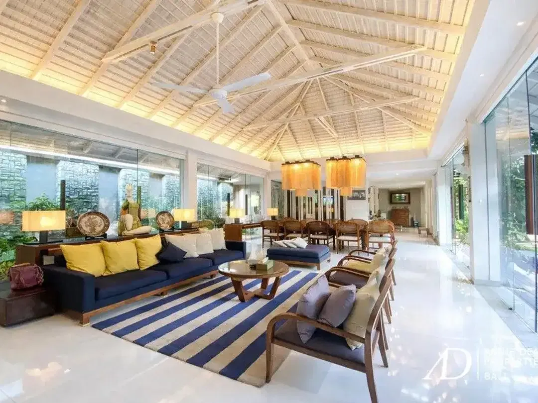 LEASEHOLD | PRIME SEMINYAK VILLA WITH PONDOK WISATA - 29 YEARS LEASE - Image 4 of 10