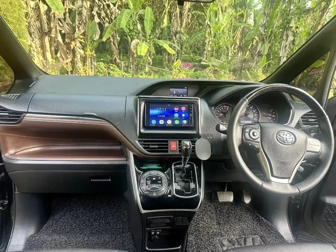 TOYOTA VOXY 2020 - Image 10 of 10