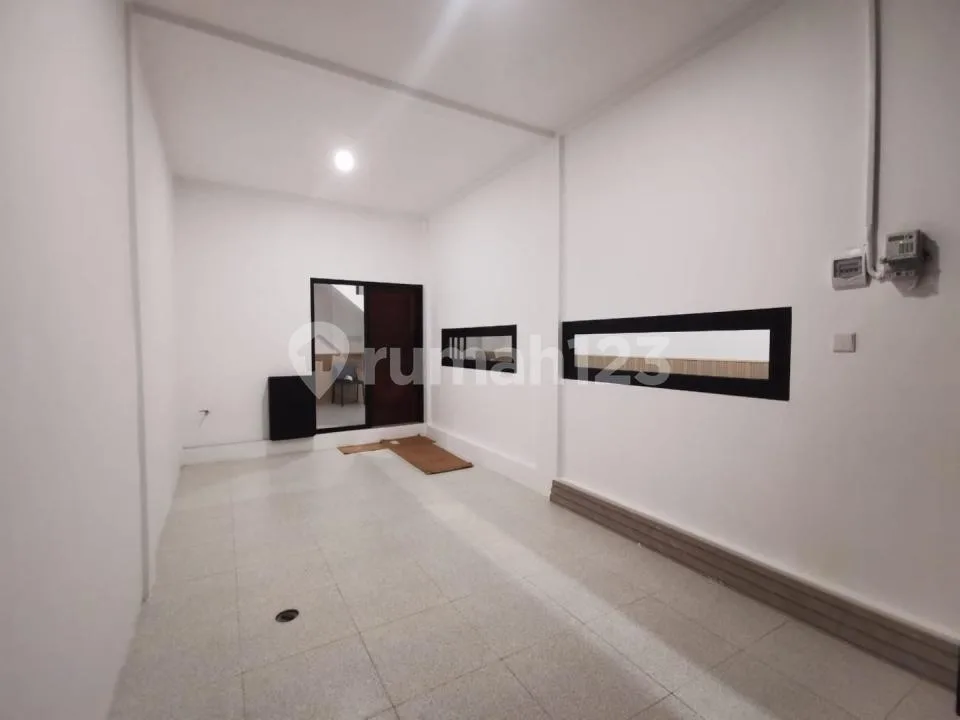 Rumah Sewa 2 Lantai, Full Furnished, 1 Kamar - Image 2 of 4