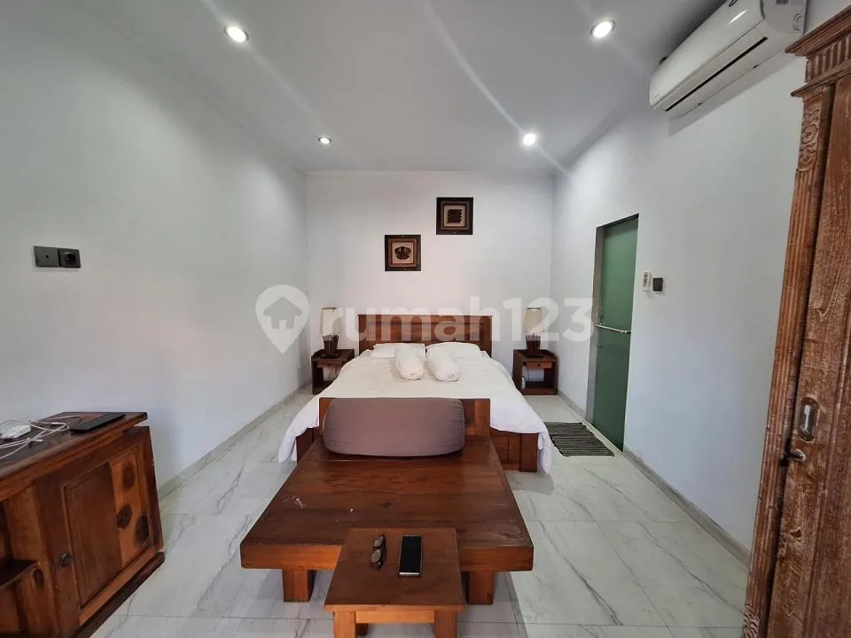 Rumah Cantik Nyaman di Dekat Canggu Kerobokan - Image 3 of 4