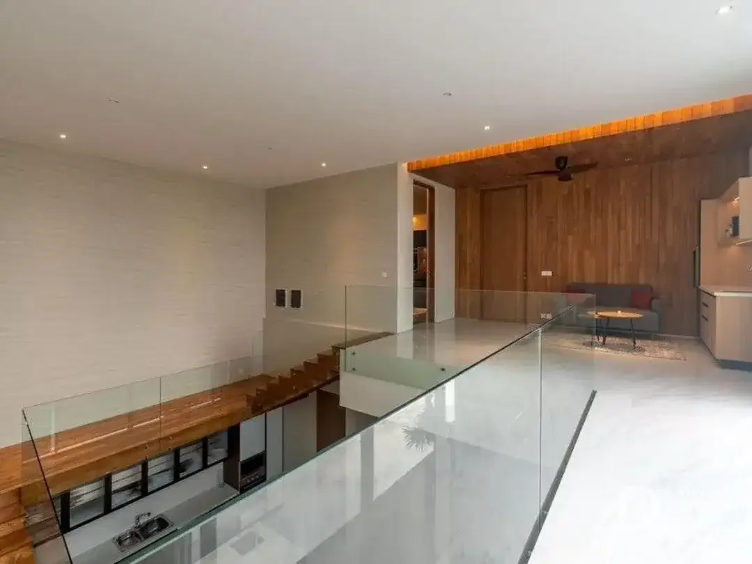 FREEHOLD | NEWLY COMPLETED LUXURY VILLA IN PRESTIGIOUS UMALAS ESTATE - Image 8 of 10
