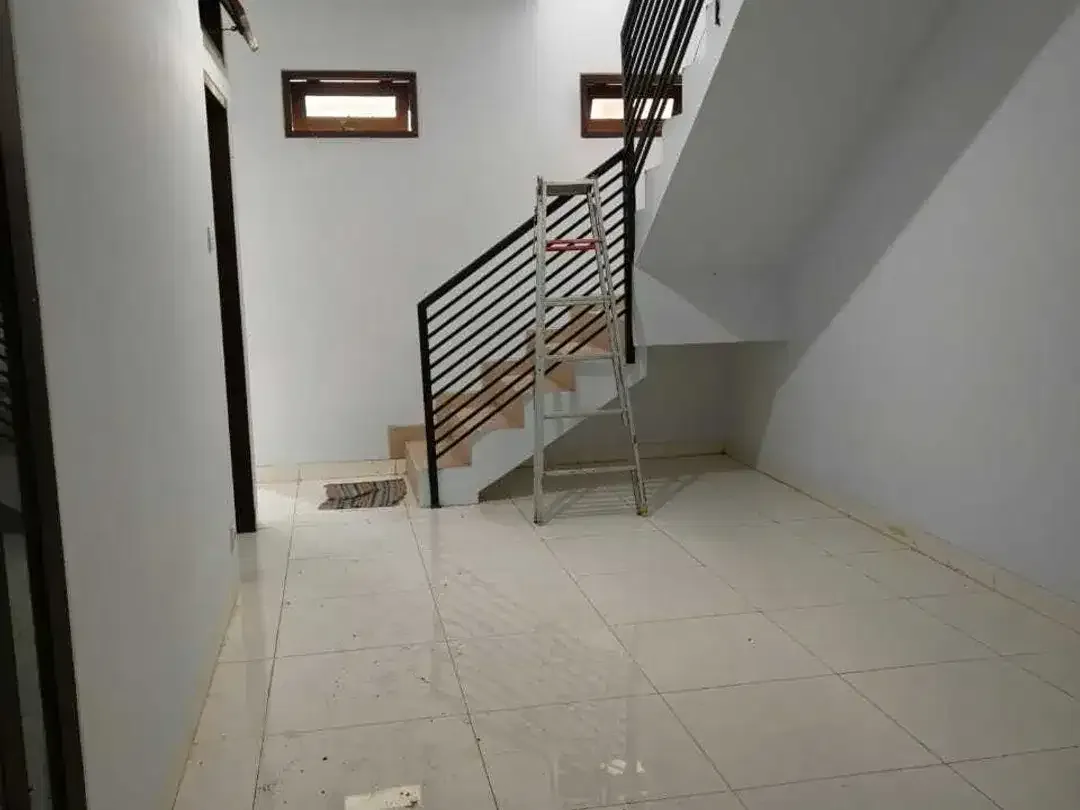 RUMAH MINIMALIS SIAP HUNI LINGKUNGAN AMAN LOKASI TERBAIK DI RENON - Image 7 of 10