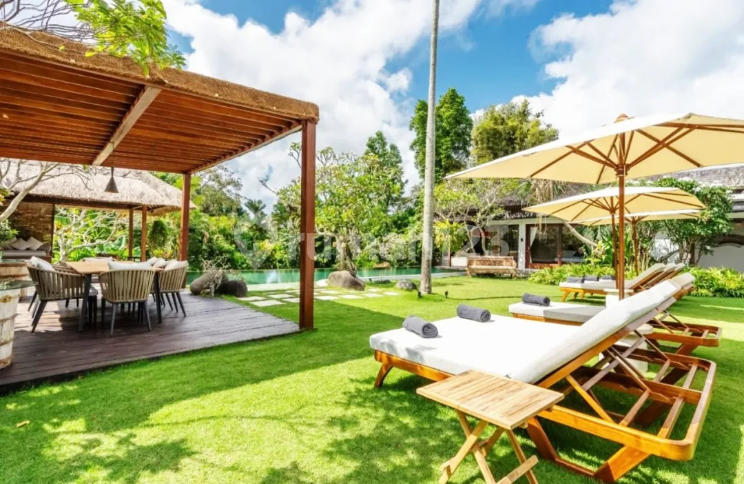 Luxury Tropical Resort-Style Villa At Pererenan , Canggu ... 300 Meters To Woods Pererenan , 700 Meter To St Ali dan Baked Pererenan , 3 Minutes To Rite Gym And 4 Minutes To Pererenan Beach . - Image 4 of 4