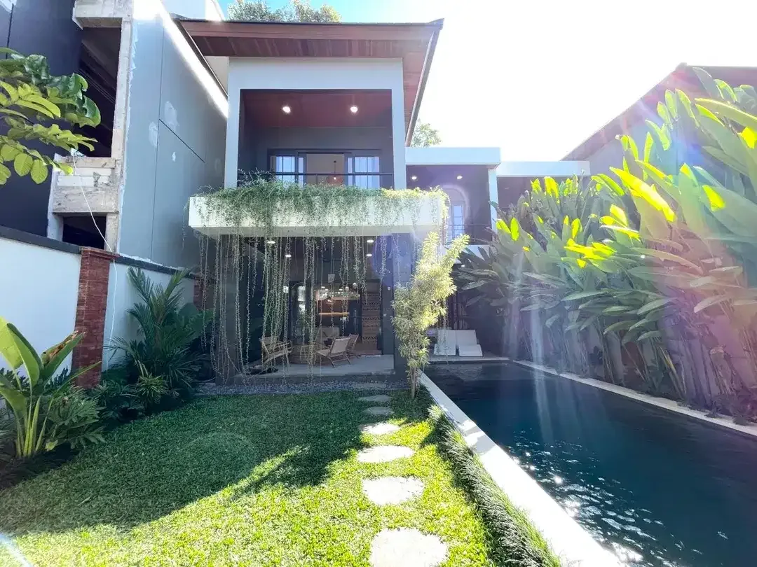 PREMIUM TROPICAL VILLA IN SANUR - Image 1 of 10