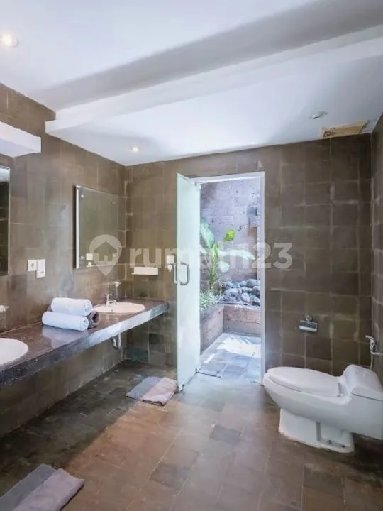 For Rent Villa 6 Br di Canggu Plus Apartemen - Image 4 of 4