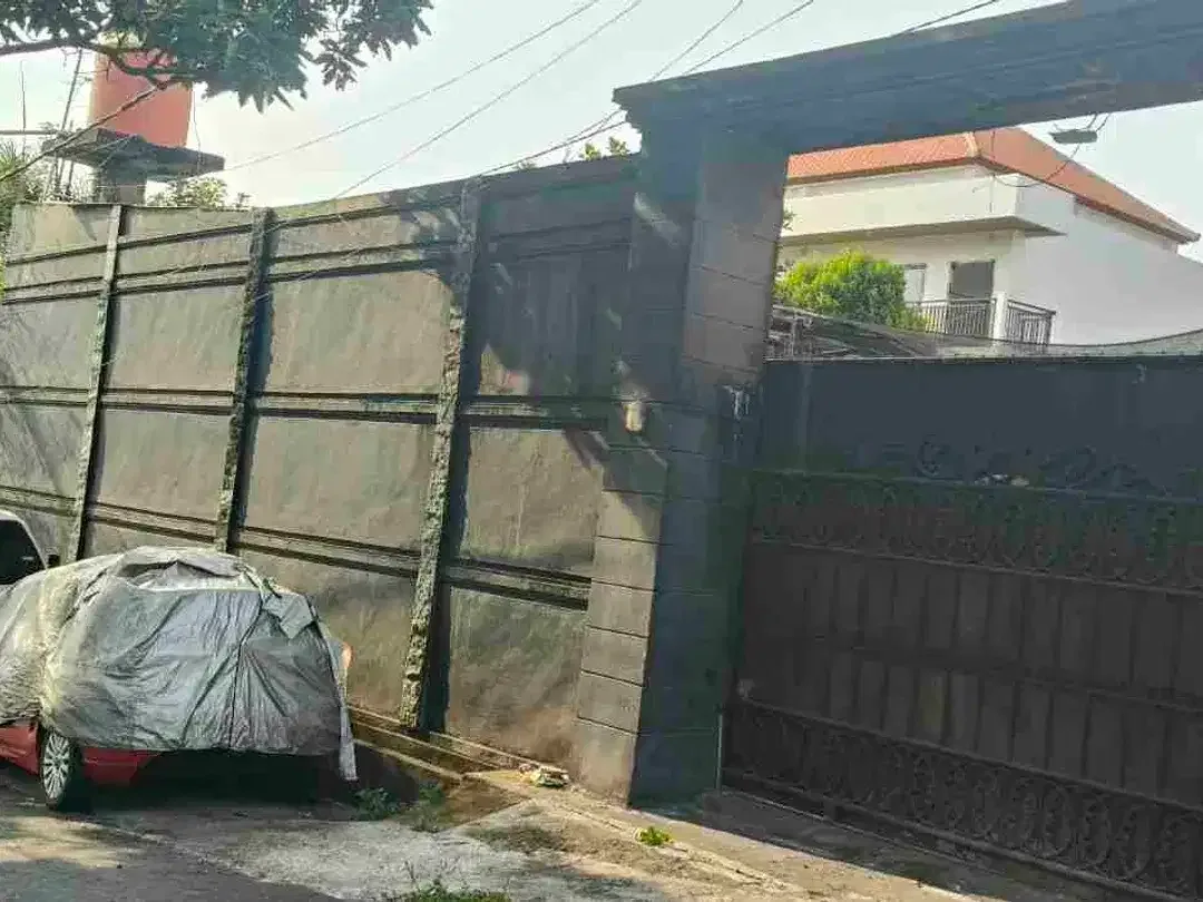 Dijual Tanah Plot Kecil Sudah Di Pagar Tembok Keliling
Ada Sumur Bor Tandon Air Dan Listrik
Lokasi Jl Nuansa Indah Selatan
Sebelah Vihara Asoka Arama
Tepatnya Di Buluh Indah Denpasar Barat - Image 1 of 10