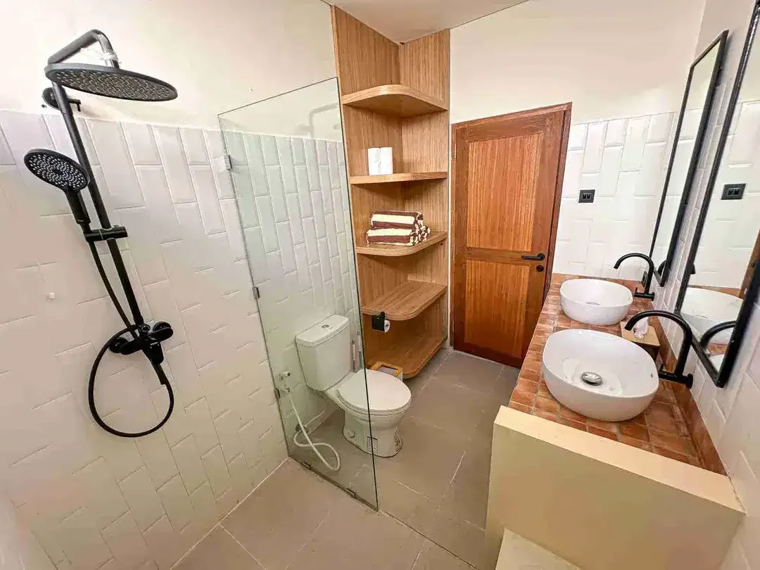 VILLA 3 BEDROOMS FOR RENT IN BALI - Image 7 of 8
