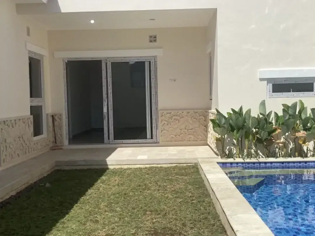 Villa 3 Bedrooms Leasehold in Great Location Sanur - Image 3 of 10