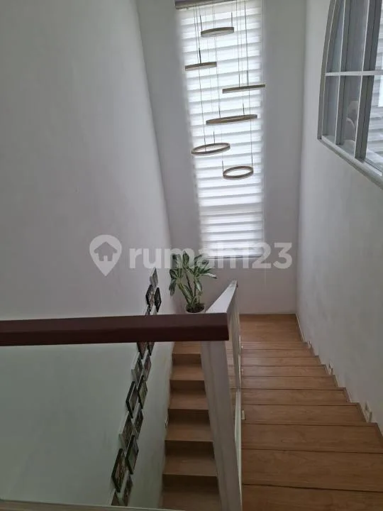 Rumah Semi Villa 2 Lantai Siap Huni Renon - Image 3 of 4