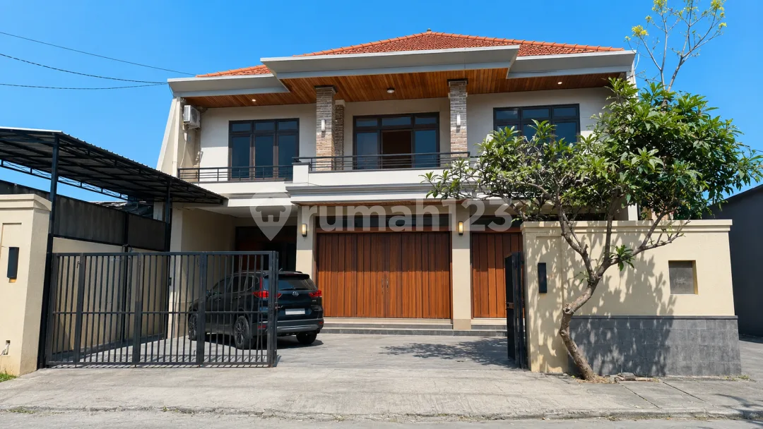 Rumah / Ruko 2 Lantai di Lokasi Strategis - Pinggir Jalan Utama Denpasar - Image 2 of 4