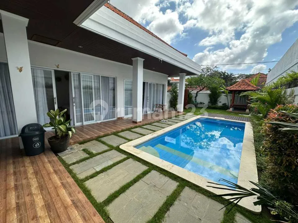 Villa Nyaman Dengan Kolam Renang Luas Di Kompleks Lingkungan Tenang Di Balai Subak Canggu Bali - Image 2 of 4