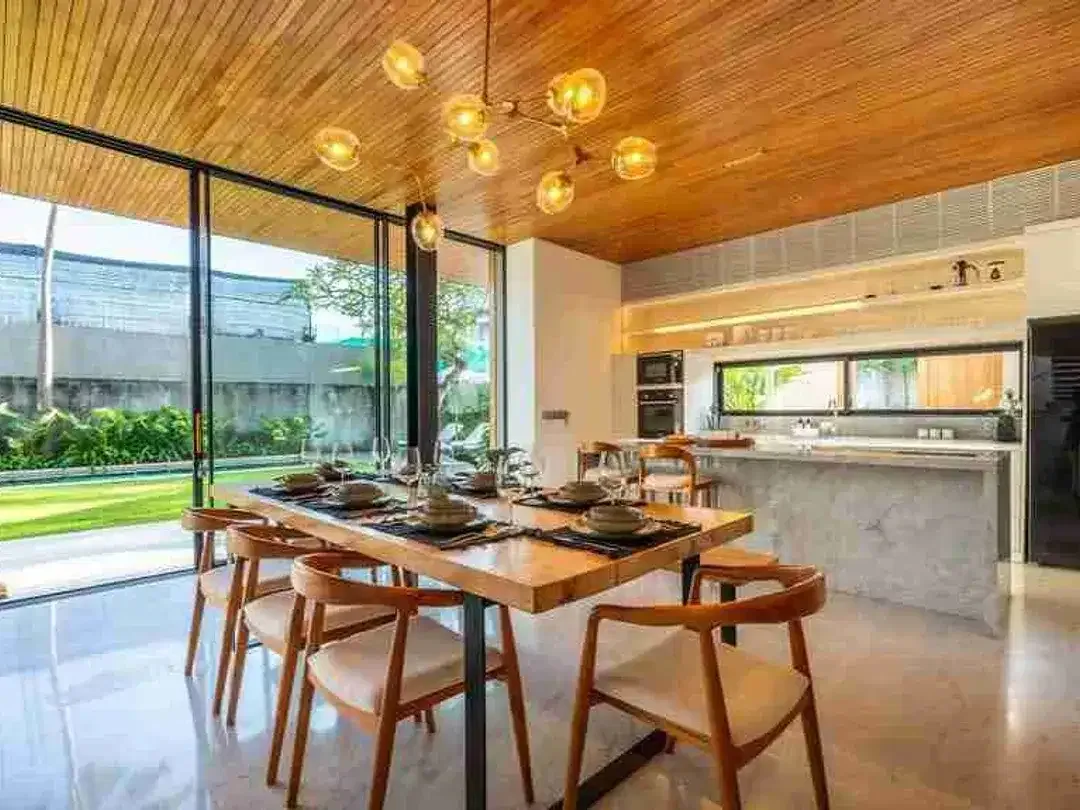 2 Unit Luxury Villa 6BR Walk to Berawa Beach Canggu - Image 8 of 10